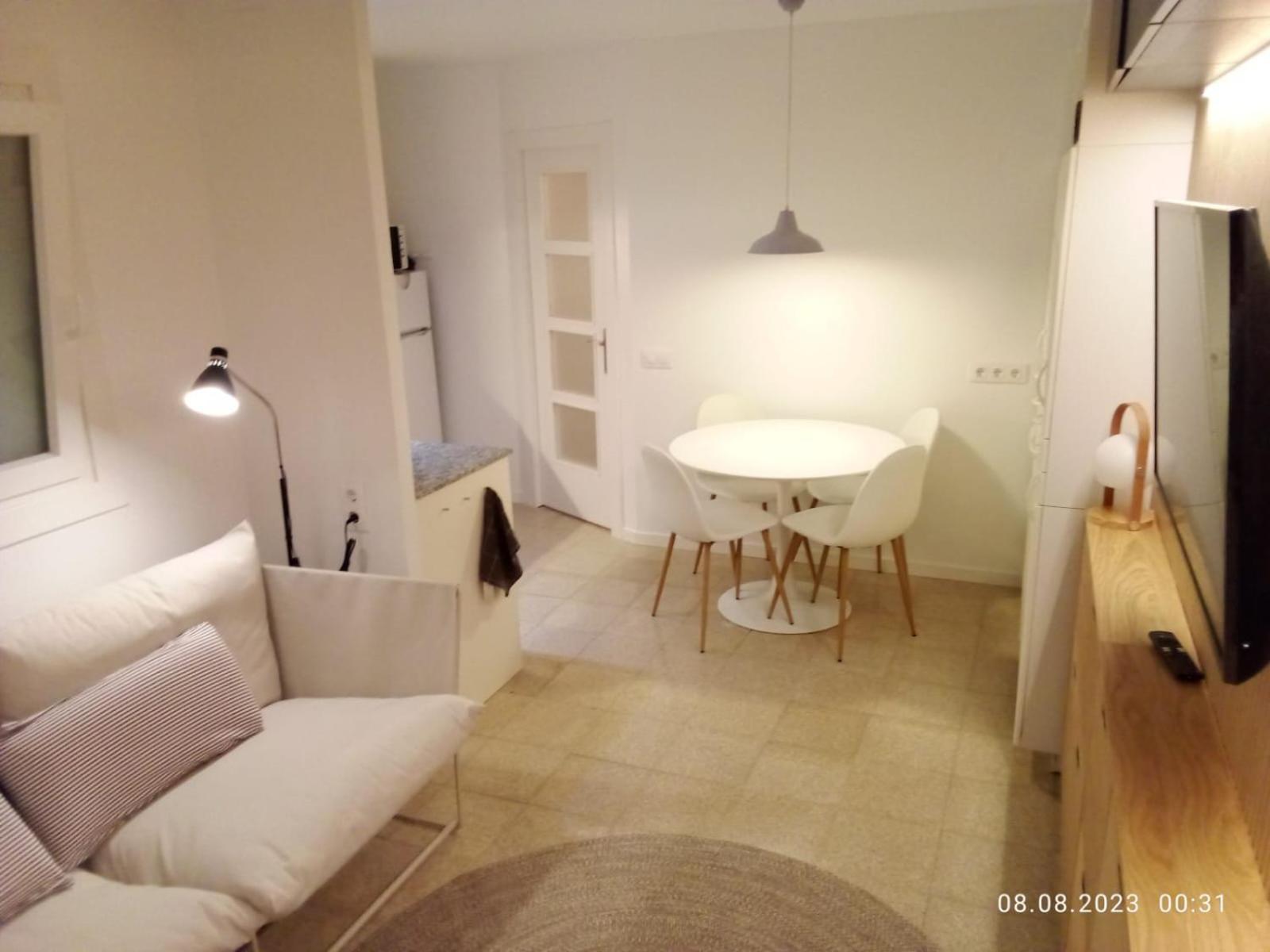 2 Bedroom Large Modern Apartment In Blanes Old Town 50M From The Beach! Экстерьер фото
