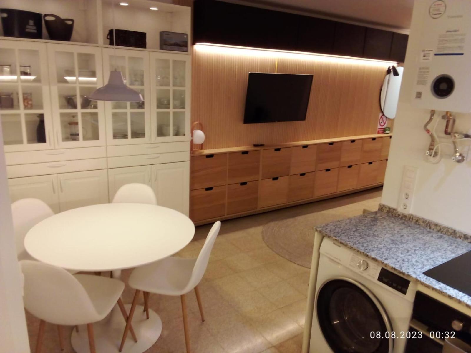 2 Bedroom Large Modern Apartment In Blanes Old Town 50M From The Beach! Экстерьер фото